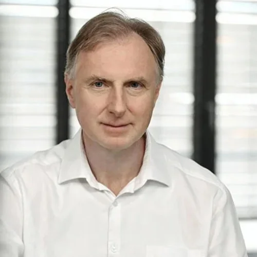 Portrait picture of Dr, Guido Hoffmann